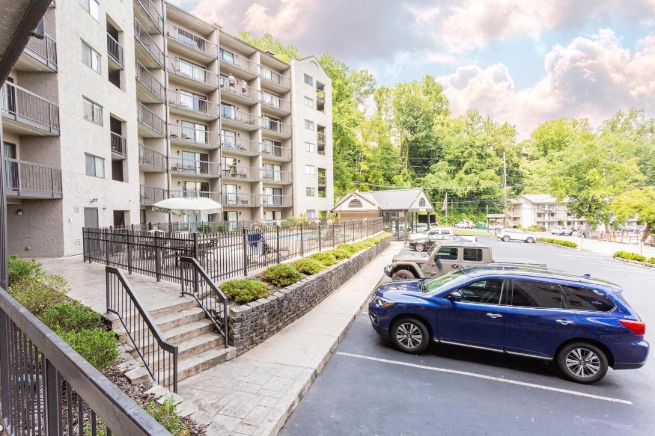 Family Bear Condos, Full King Suite, Kitchen, Pool Access Unit 103 Gatlinburg Eksteriør billede