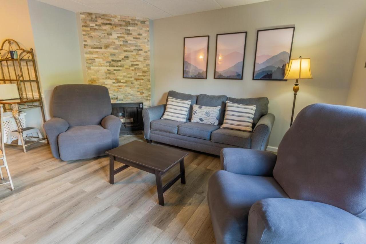 Family Bear Condos, Full King Suite, Kitchen, Pool Access Unit 103 Gatlinburg Eksteriør billede