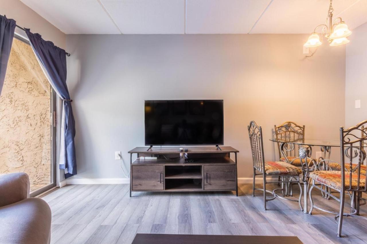 Family Bear Condos, Full King Suite, Kitchen, Pool Access Unit 103 Gatlinburg Eksteriør billede