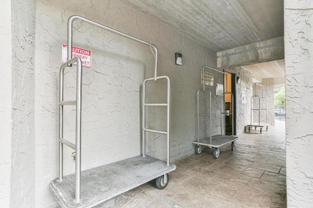 Family Bear Condos, Full King Suite, Kitchen, Pool Access Unit 103 Gatlinburg Eksteriør billede